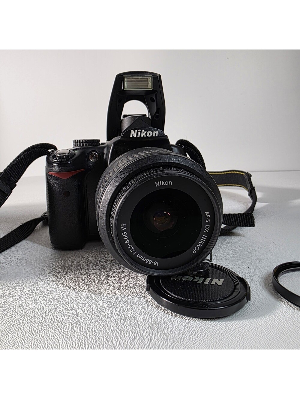 Nikon D5000 12.3MP DSLR Camera w/AF-S 18-55mm Lens W/Battery & Card Tested